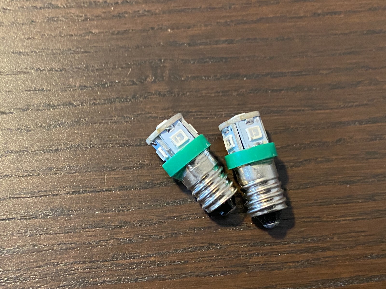 2 New Green Screw Base LED Lamp Light Bulbs 6v 6.3v 8v replace #40 #46 E10