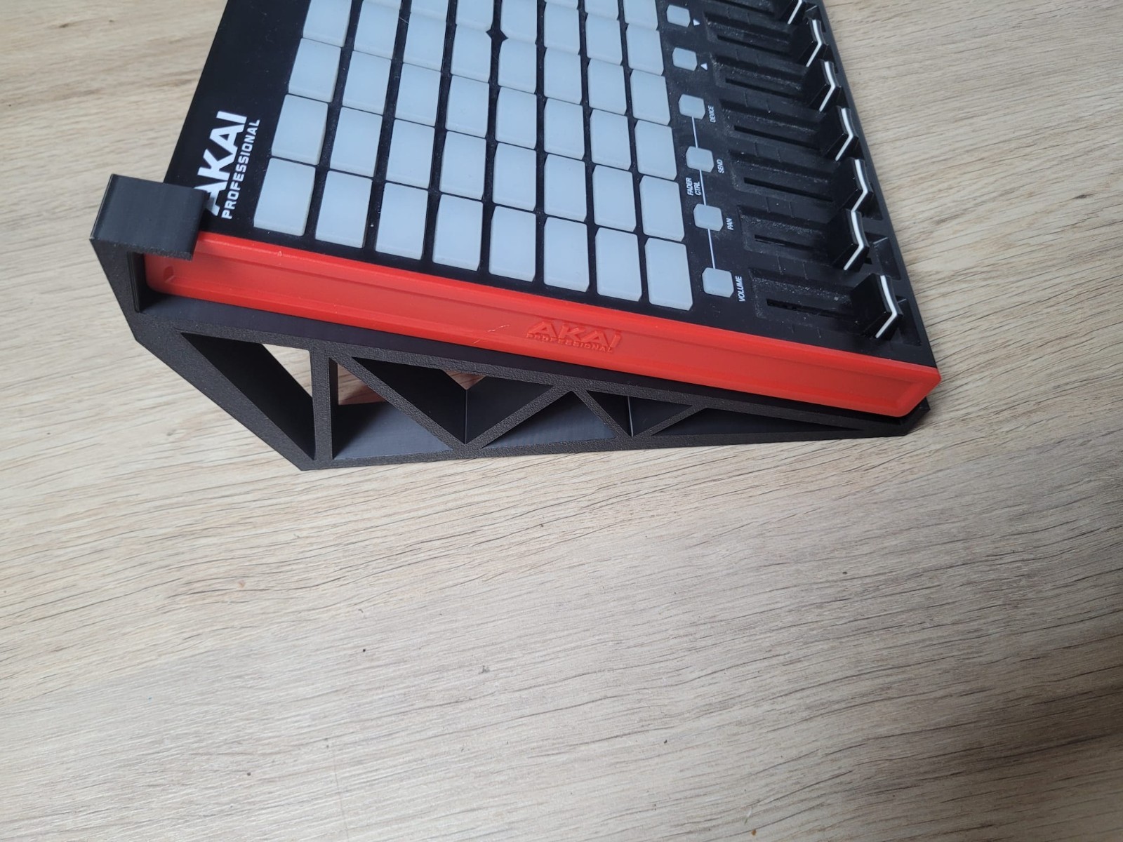 Stand for AKAI APC Mini Mk1 — 30° Angle — Controller Desktop Mount