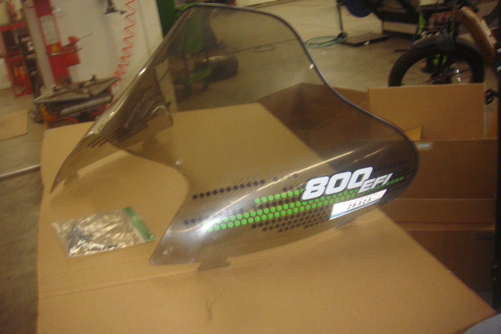 2001-04  Arctic Cat Mountain Cat 800  OEM  Windshield   P#2606-404  s#162