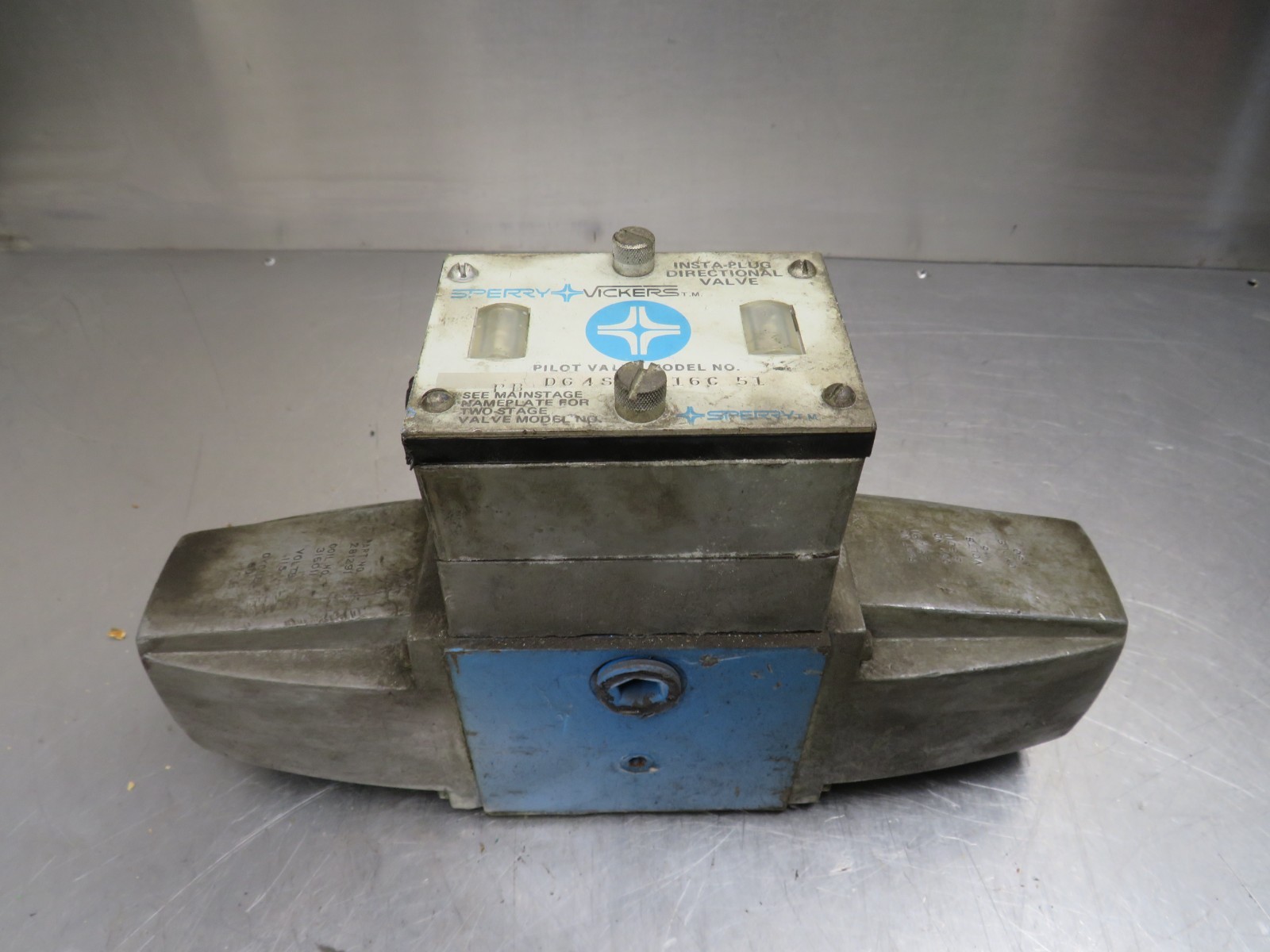 Vickers PB-DG4S4L-016C-51 Valve 281291 Coil Assy