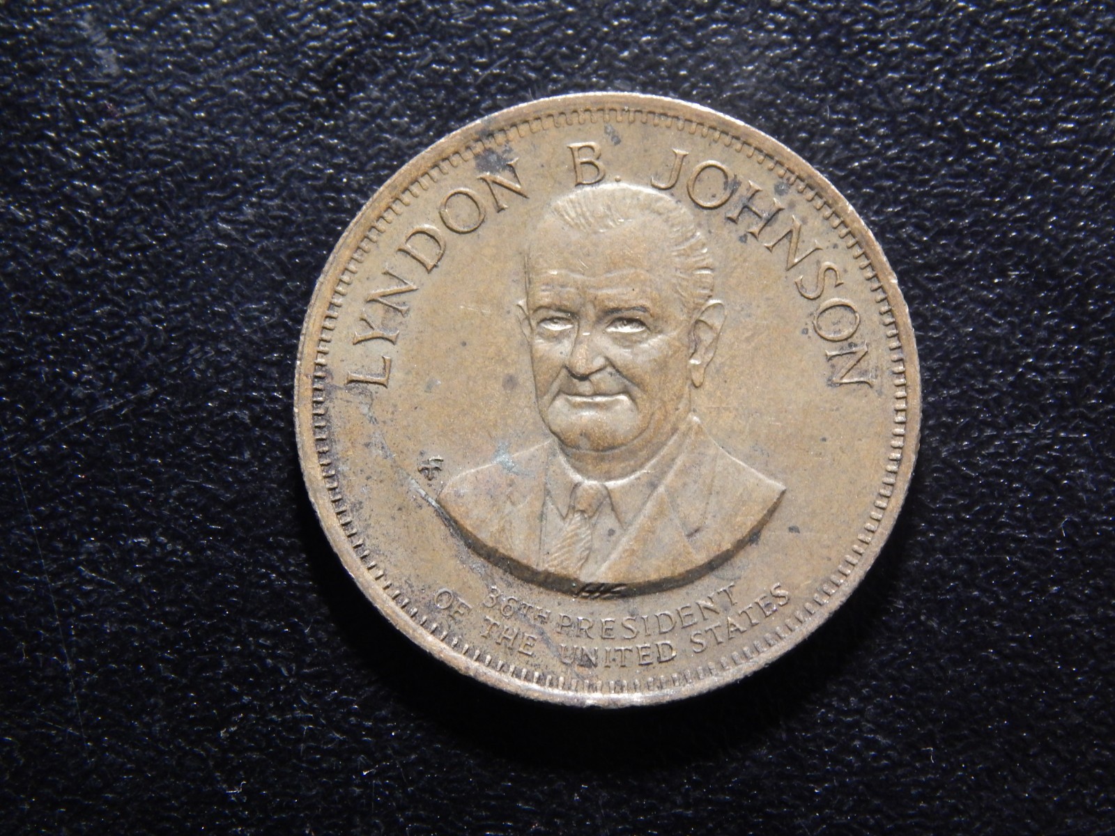 LYNDON B JOHNSON TOKEN!   ZZ899XUX