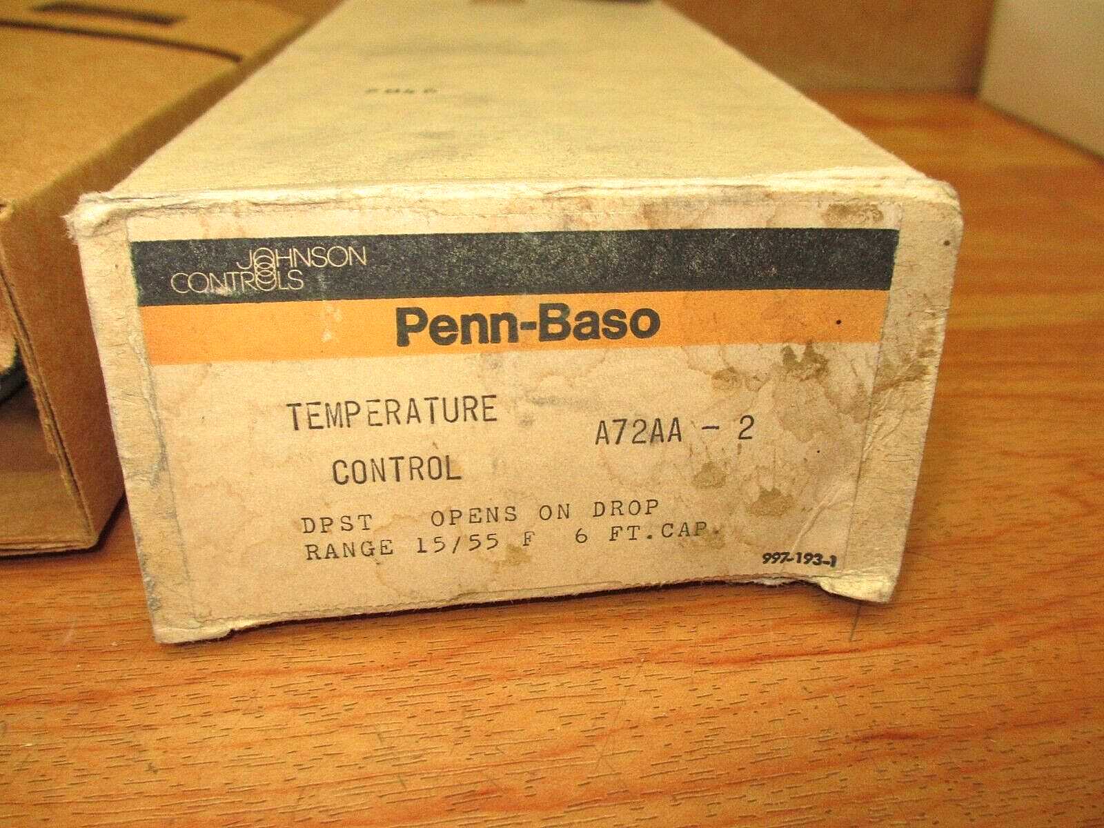 Johnson Controls A72AA-2 *NEW* Temperature Control Controller Penn Baso