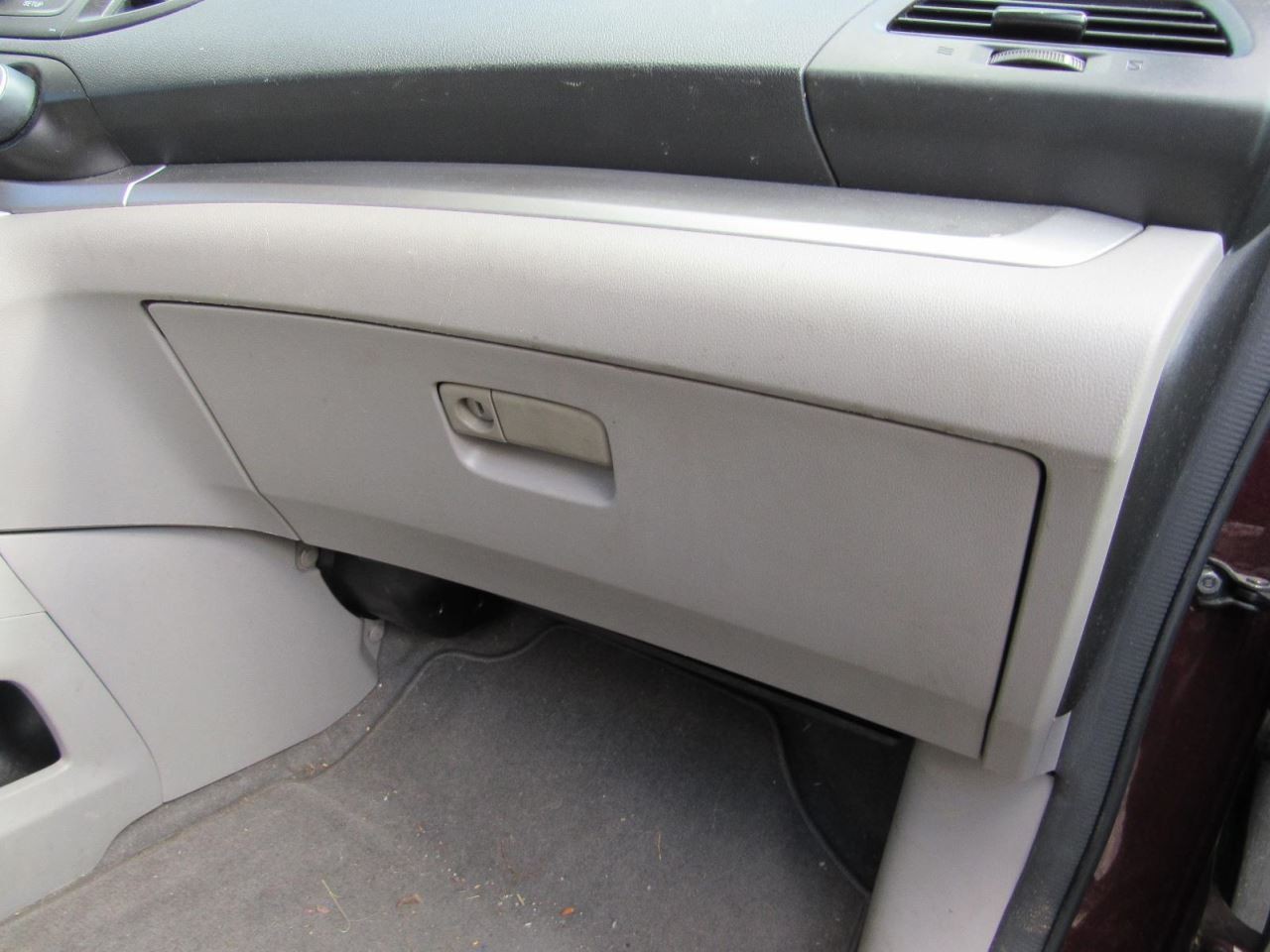 CR-V      2014 Glove Box 1006656