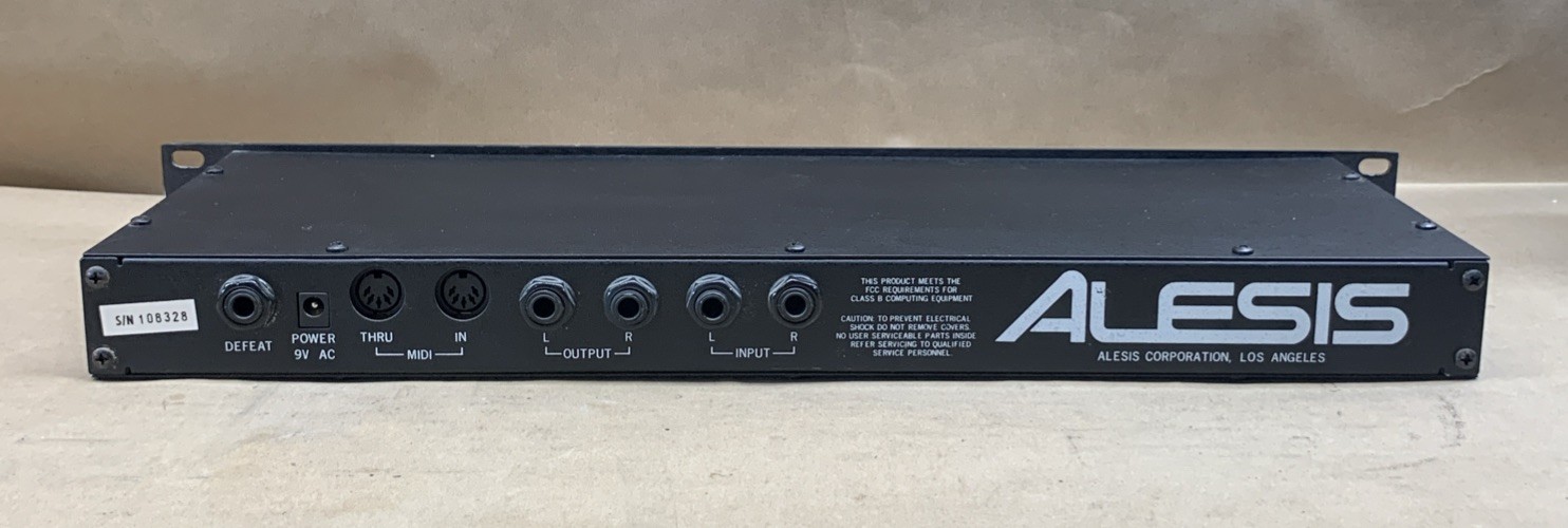 ALESIS MIDIVERB II 16 Bit Digital Effects Processor No Adapter- TESTED WORKING