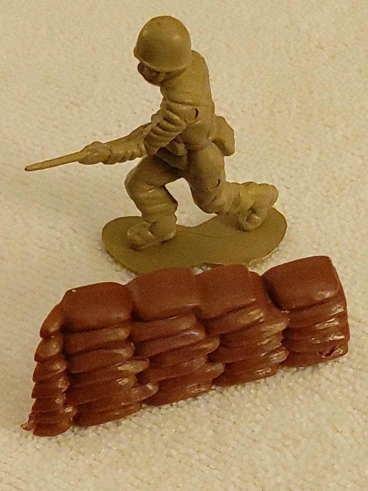 REALISTIC 2.5" MILITARY TROOP W PROTECTIVE BARRIER, THIS TROOP WILL PROTECT YOU!