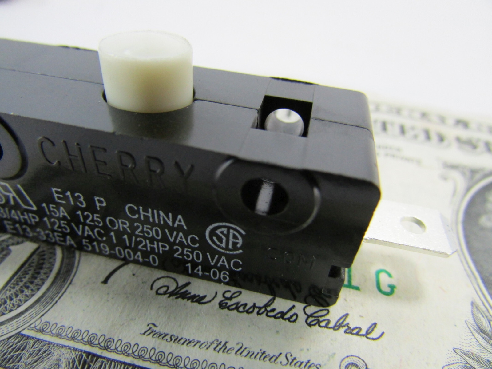 2 Cherry E13 15A Normally Open Snap Action Pushbutton Switch 125/250VAC E13-33EA