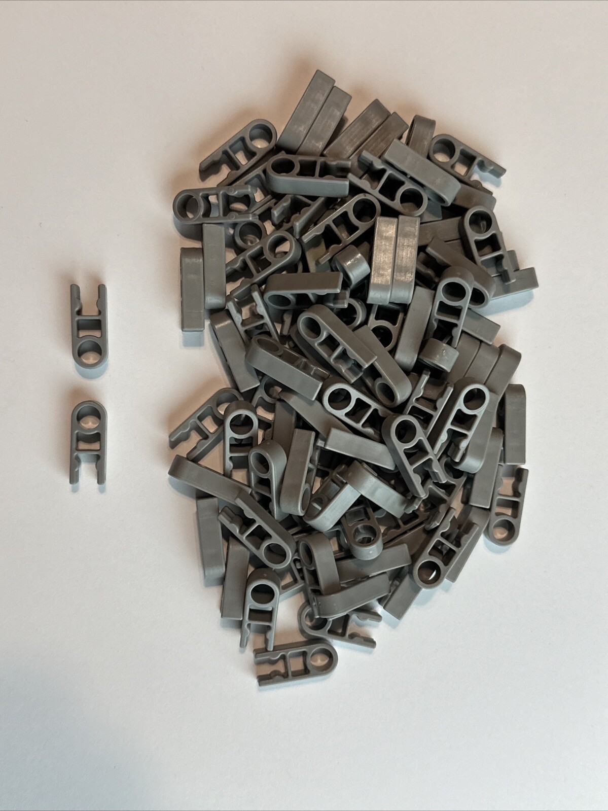 100 Knex Gray Clip Connectors with Hole End Grey - Standard K'nex Parts Lot