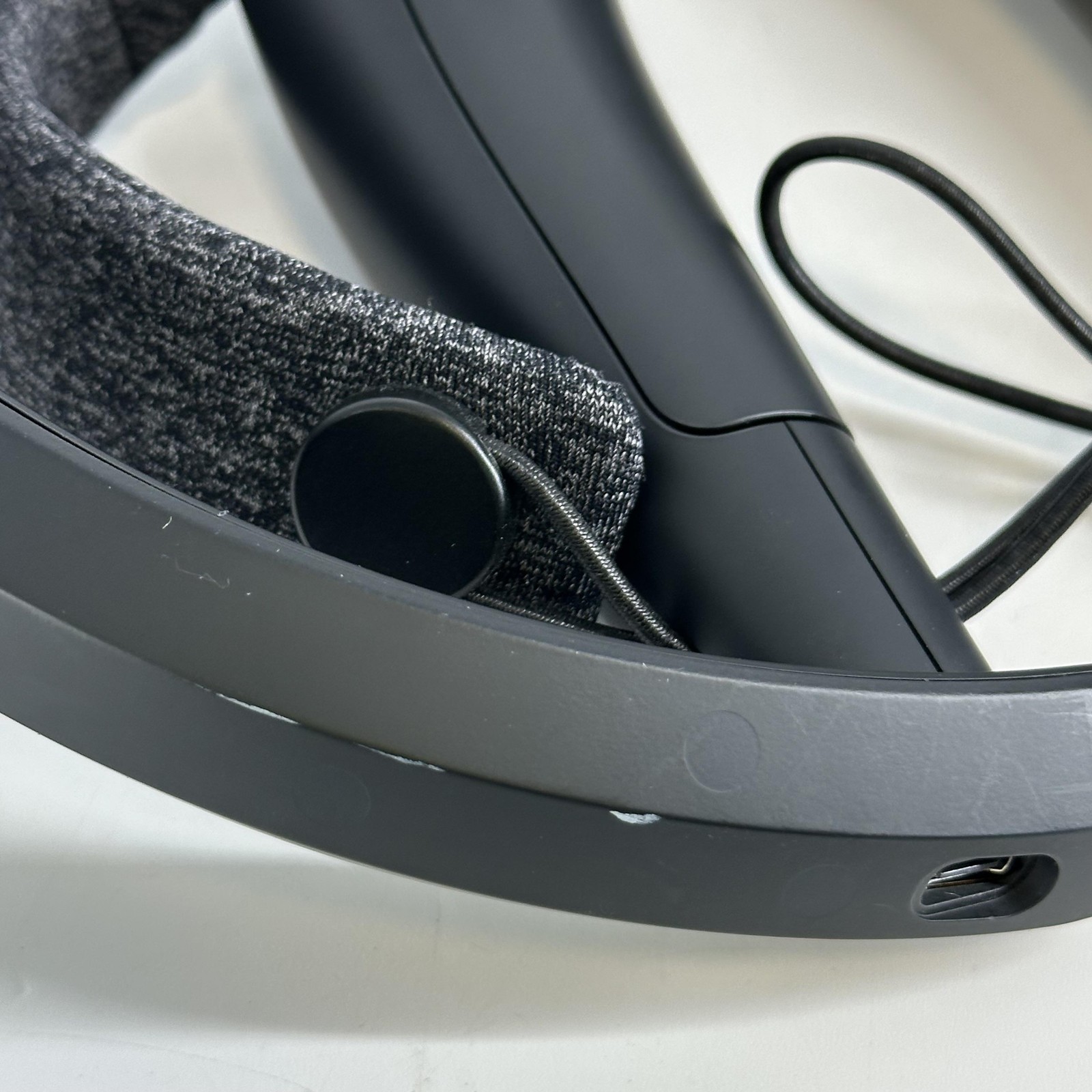 Valve Index VR Headset w/ Power Cord/Controllers/Base Stations - Good