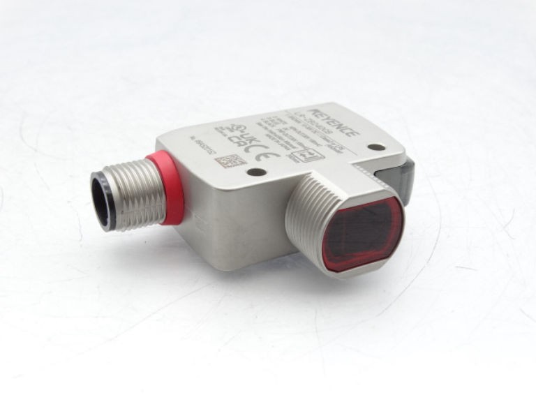 KEYENCE CORP LR-ZB240CB Sensor Used