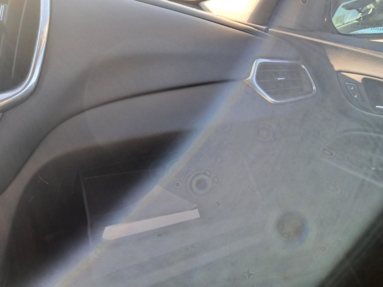 EQUINOX   2018 Glove Box 4894799