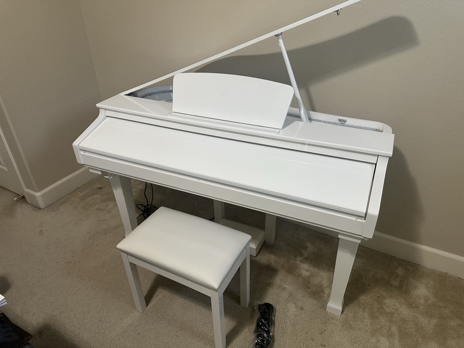 Kurzweil KAG100 Digital Grand Piano White / 88 Key / 3 Pedal / Price Negotiable