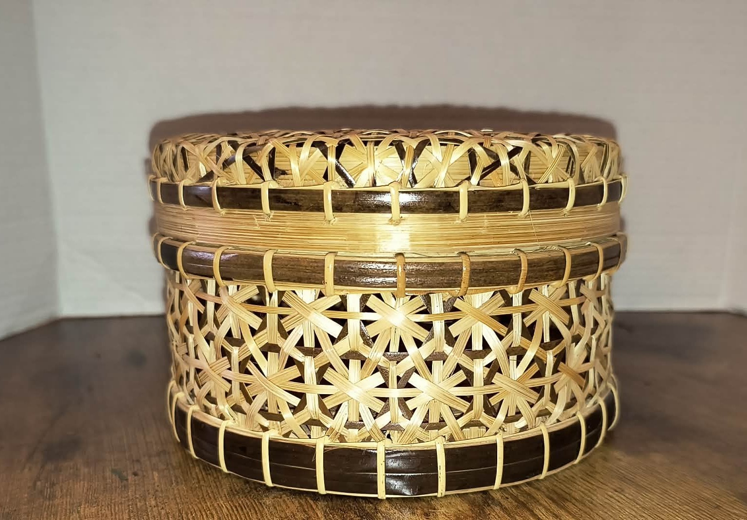 ANNE ROANE HENNESSY BASKET &  LID - 5X8inch