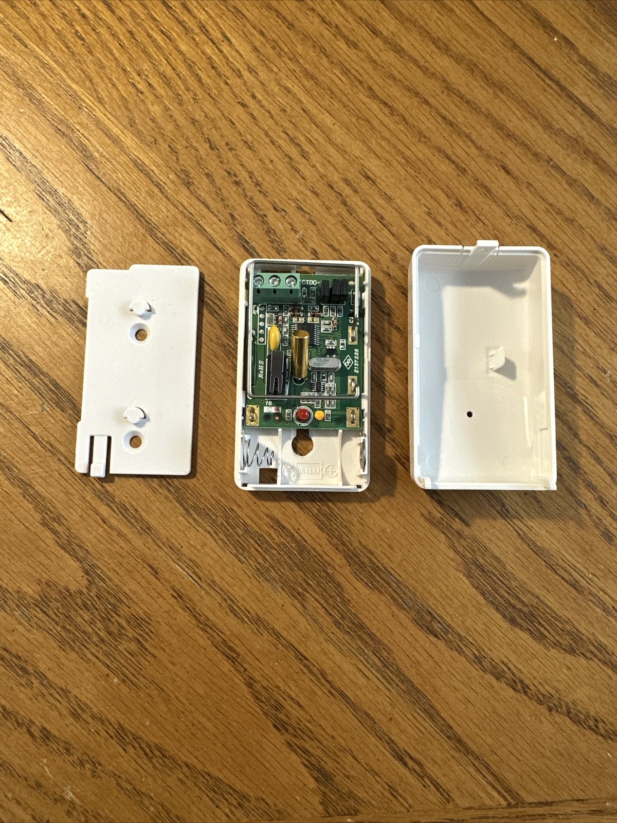 Leviton 46A00-1 Wireless Door/Window Transmitter - White