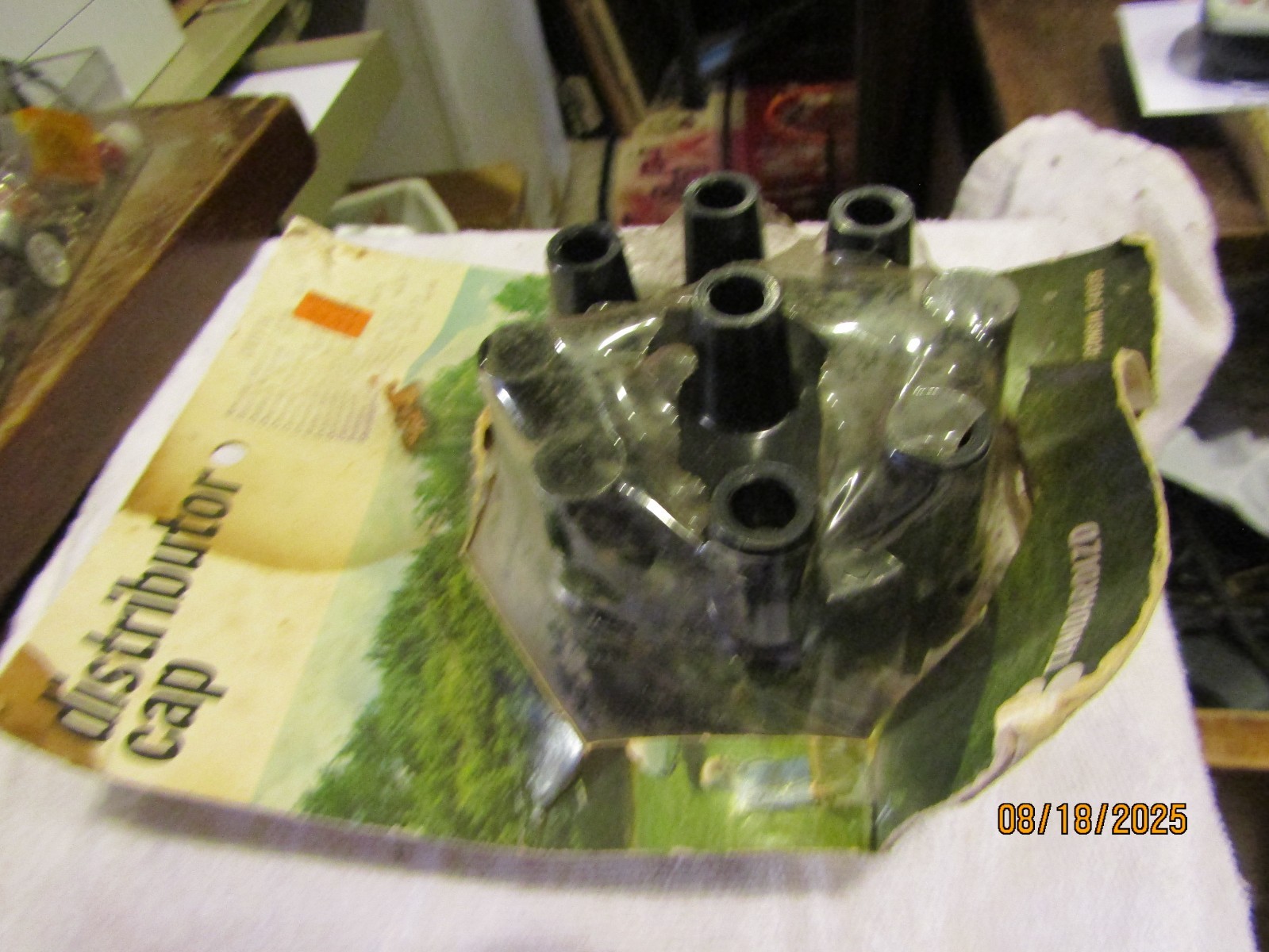 Standard AM Buick Chev Olds Pontiac Camaro Distributor Cap 8 Cylinder DR1976 NOS