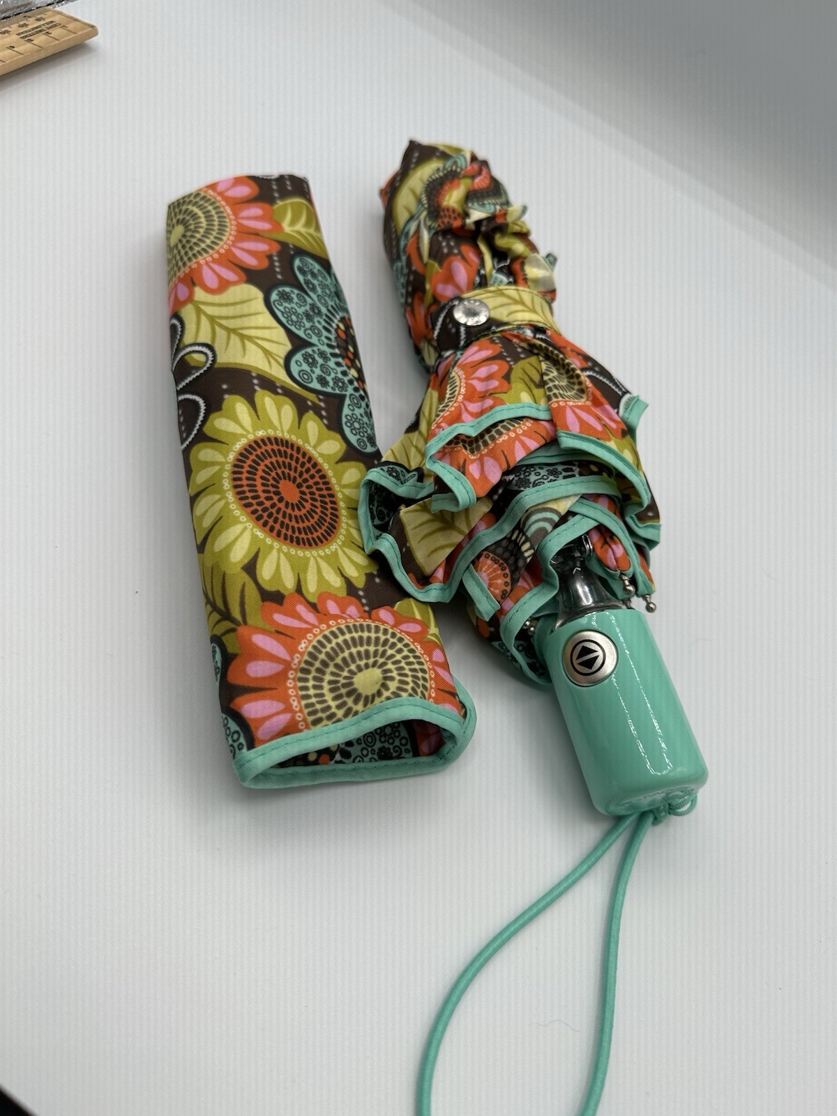 Vera Bradley FLOWER SHOWER Umbrella with Sleeve