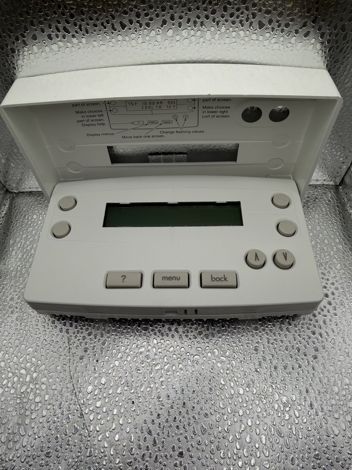 JOHNSON CONTROLS THERMOSTAT WALL MOUNT ENHANCED CUSTOMER INTERFACE DMQ-1000-1