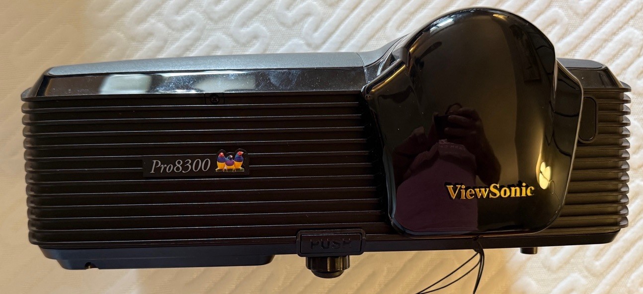 ViewSonic pro 8300 Full HD Projector