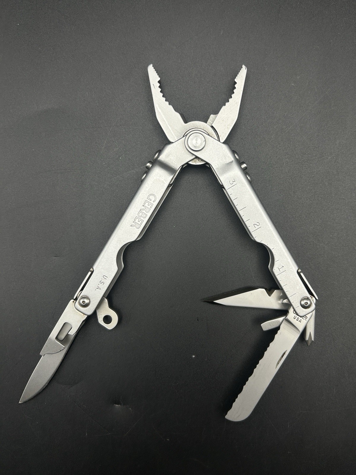 Gerber Multi Plier Multi Tool Early Mr. Pinchy Model Excellent Condition MP600