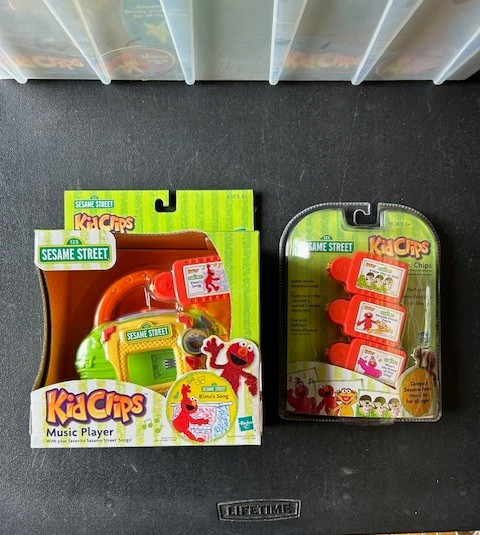 KidClips Hitclips Music Player & Chips: Sesame Street (Rare & New in Box)