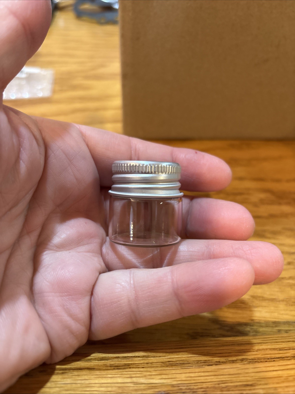 10ML Perfume Crafts Oils Screw Glass Bottles 50 Pack Mini Jars Lids Aluminum