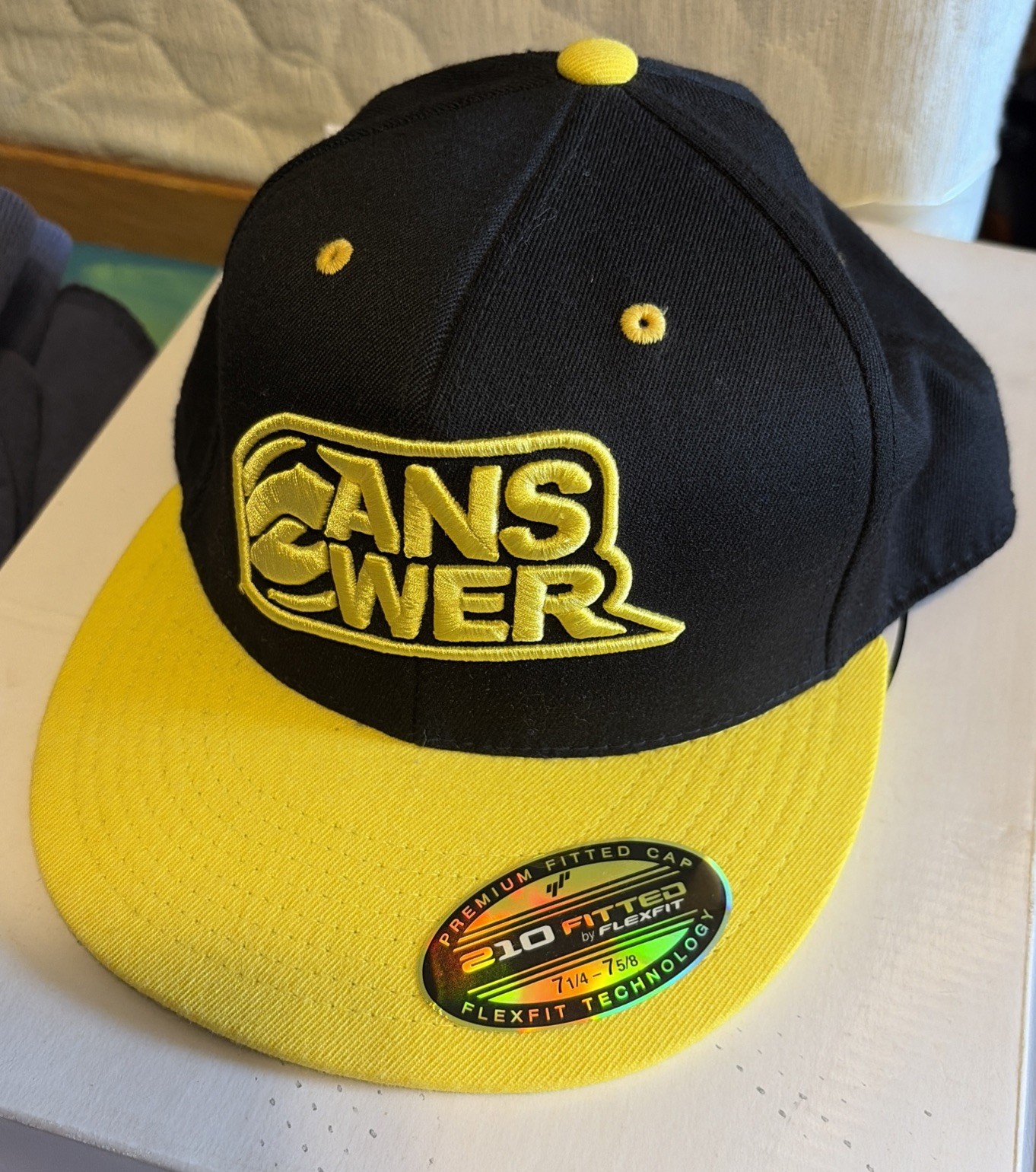 Answer  Baseball Flexi Fit Hat Cap 7-1/4--7-5/8 210 Fitted Black And Yellow