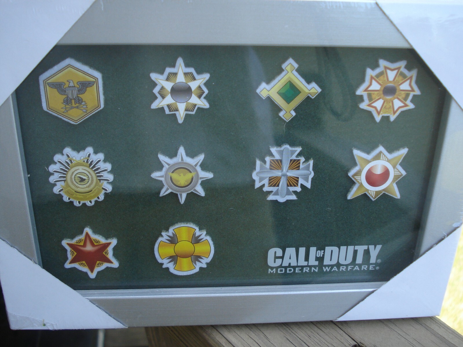 NEW Call of Duty Modern Warfare Prestige Edition Patch / Pin Set Framed CoD