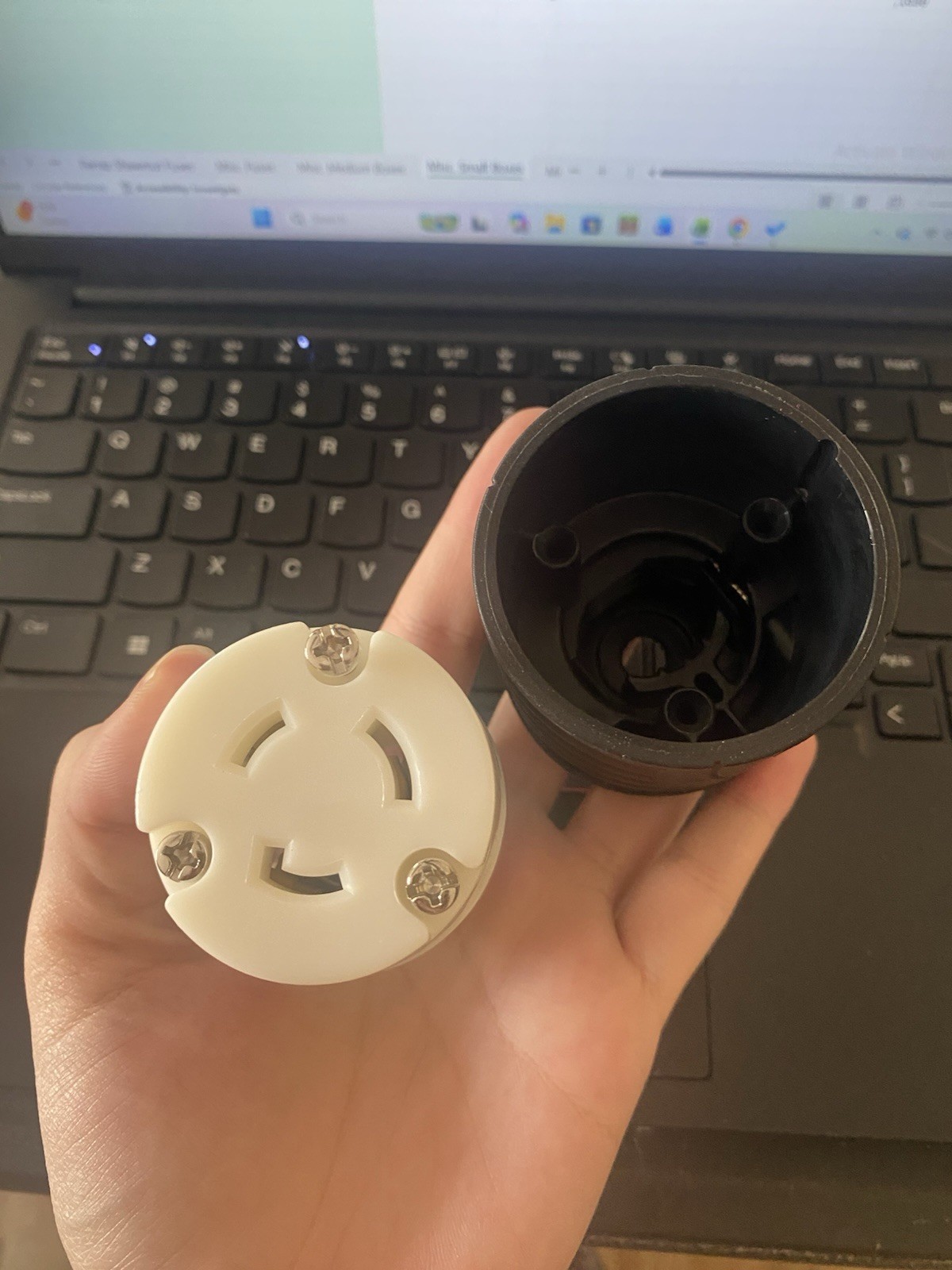 pass and seymour L520-C turnlok connector (1696)