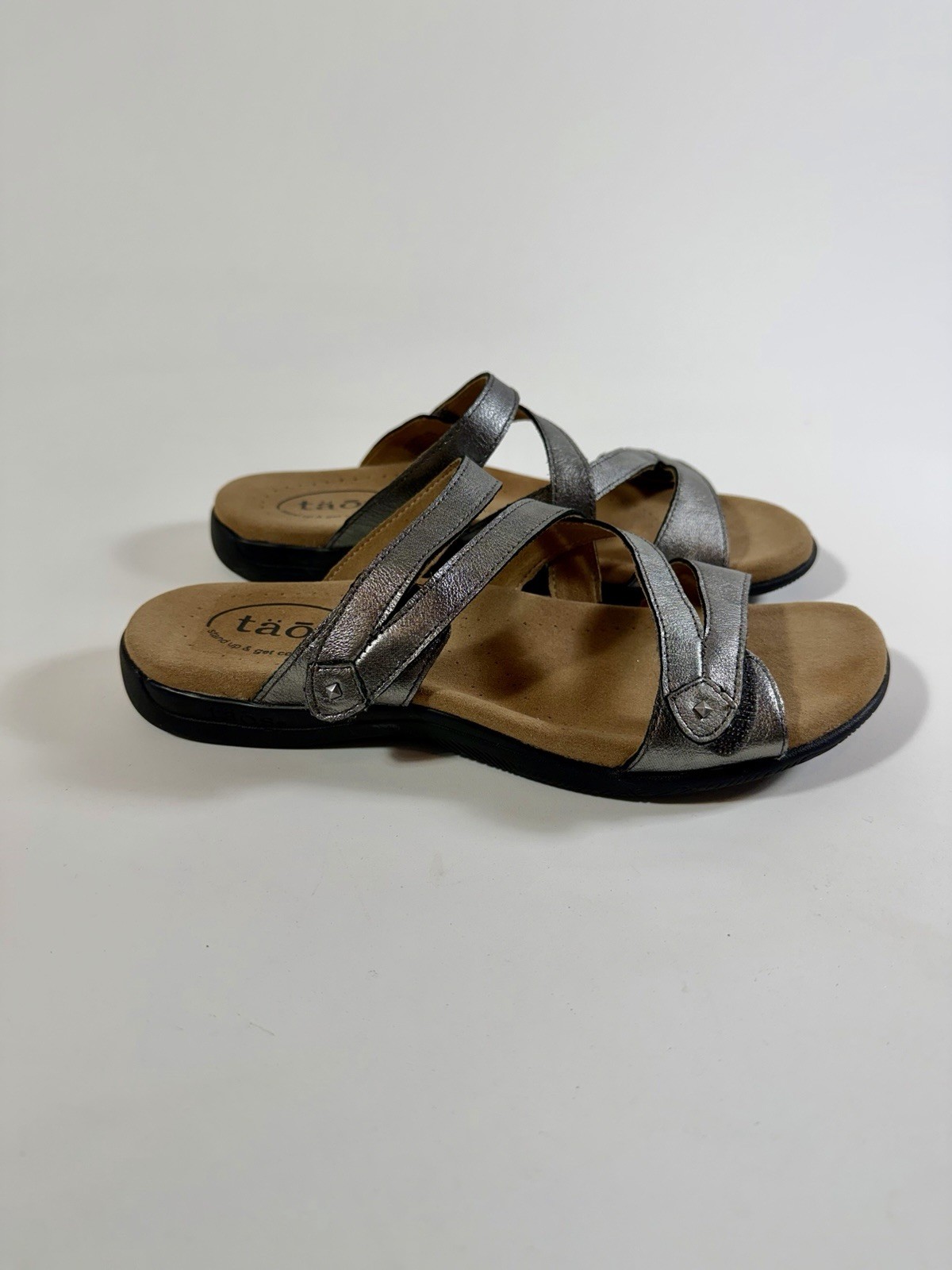 Taos Footwear Women’s Double U Pewter Leather Strappy Slide Sandals Sz 8 New