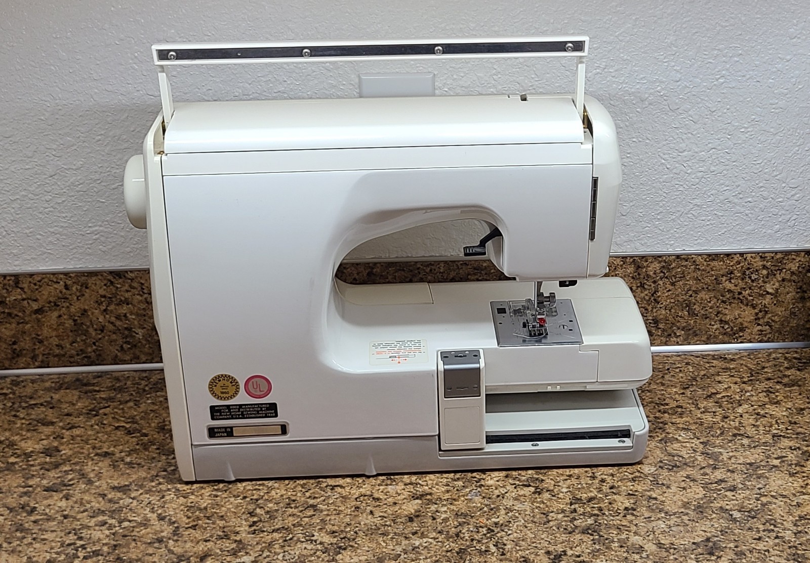 Janome Memory Craft 9000 Computerized Sewing Machine