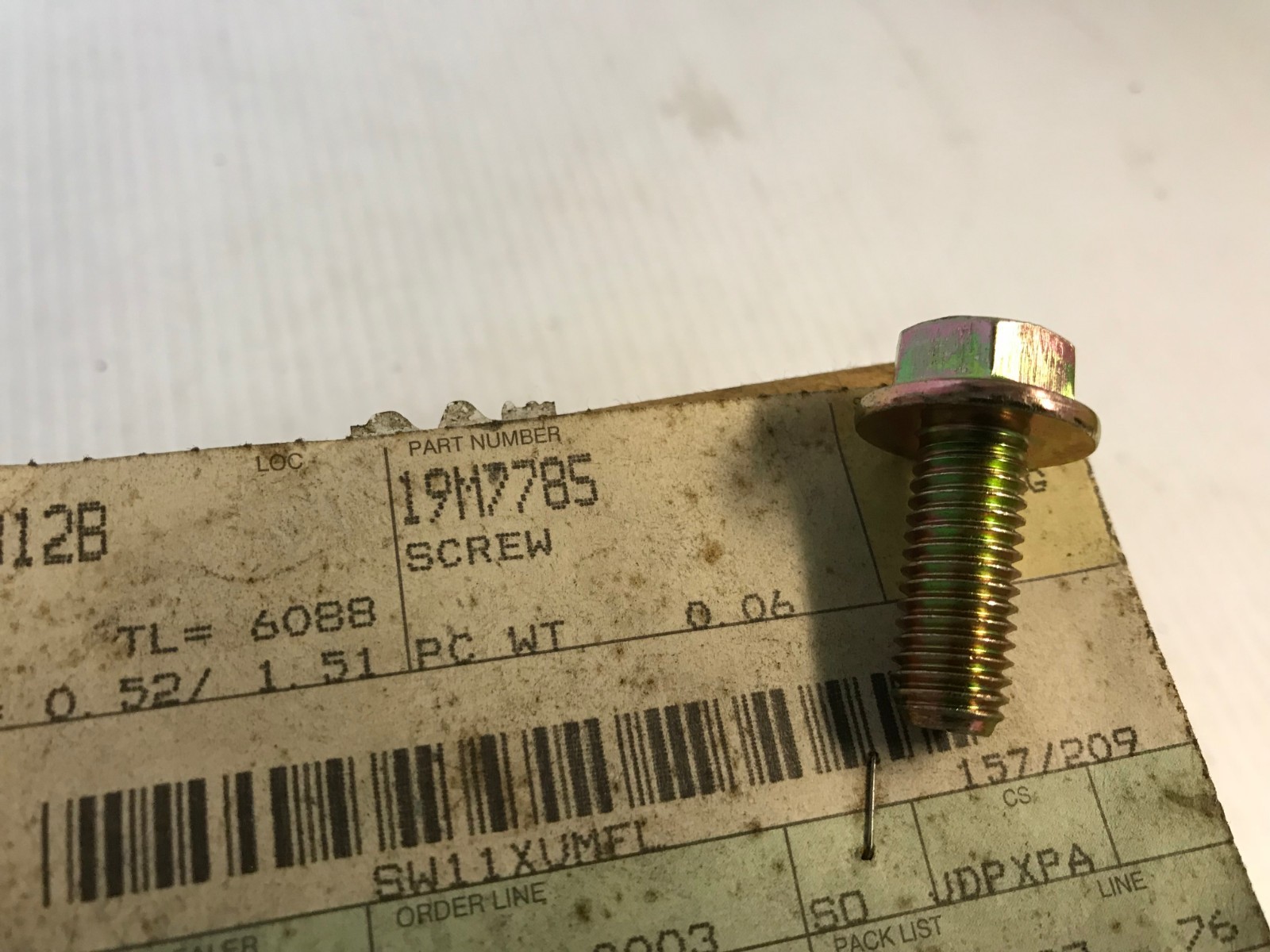19M7785  GENUINE John Deere SCREW BOLT   Replaces AT257513 & AT256967