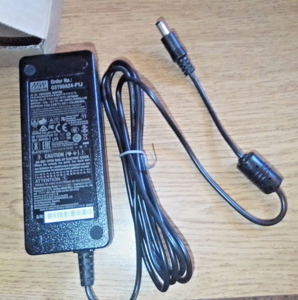 1pcs MEAN WELL P1J GST60A24-Power Adapter