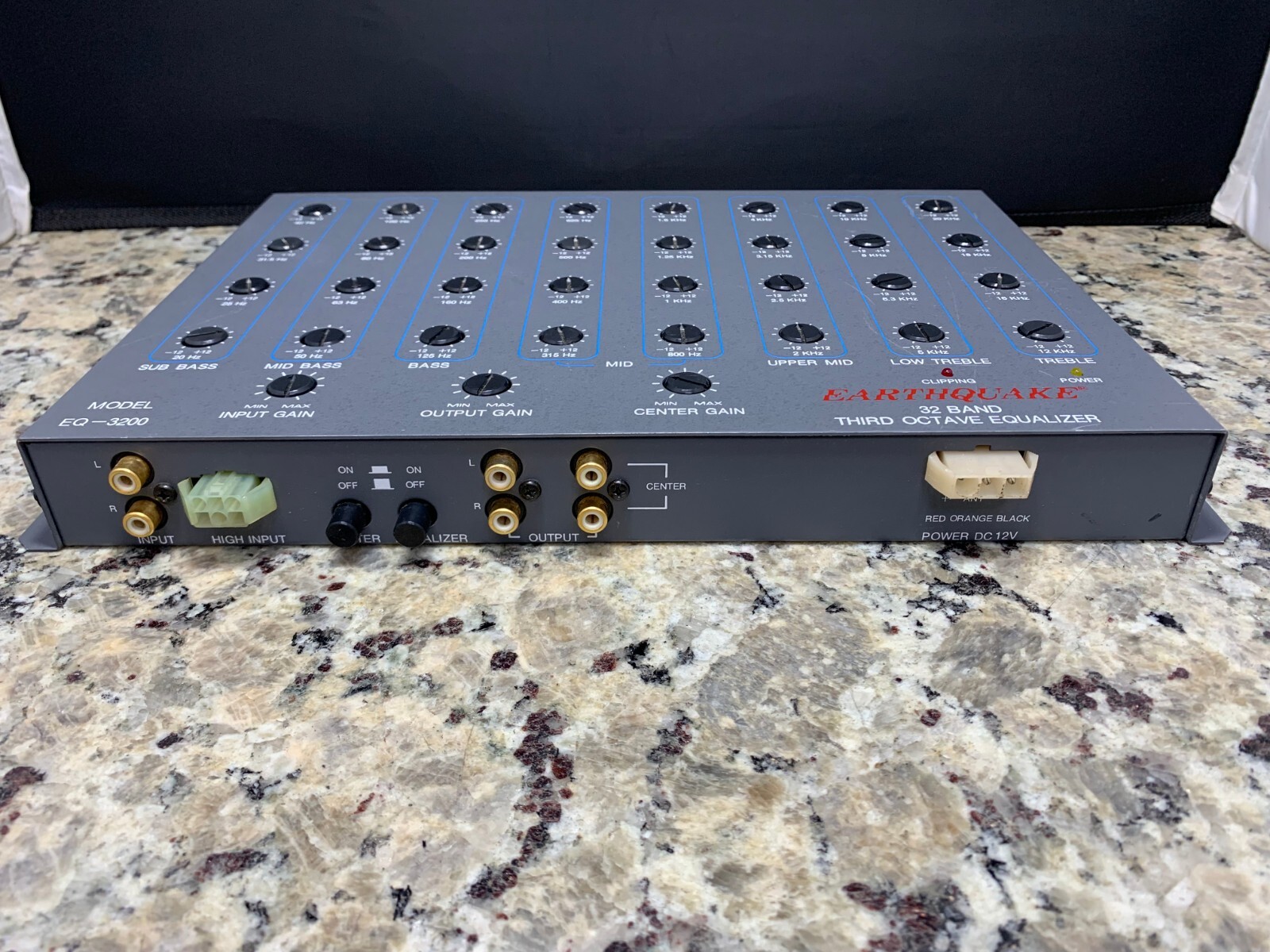 EARTHQUAKE EQ-3200 32 BAND THIRD OCTAVE EQUALIZER