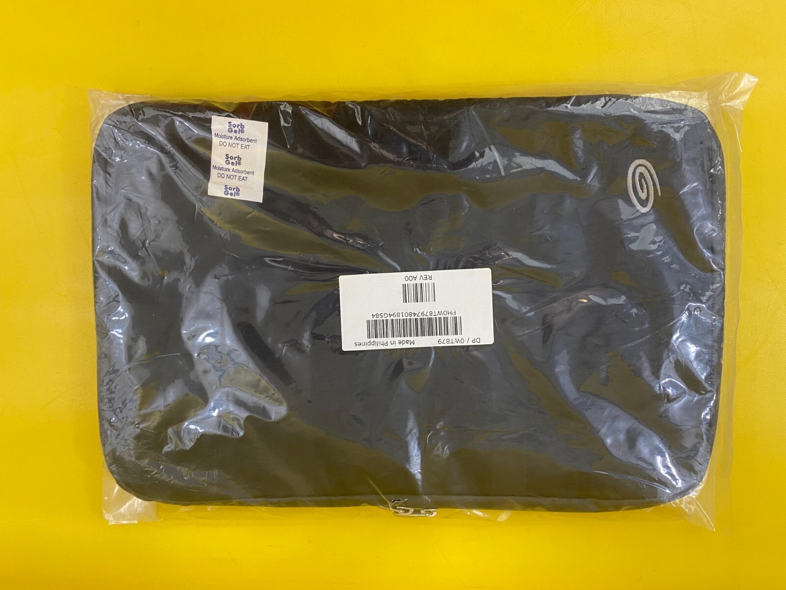 Lot of 2x New Dell XPS Studio 16 15 inch Black Laptop Sleeve Case WT879 0WT879