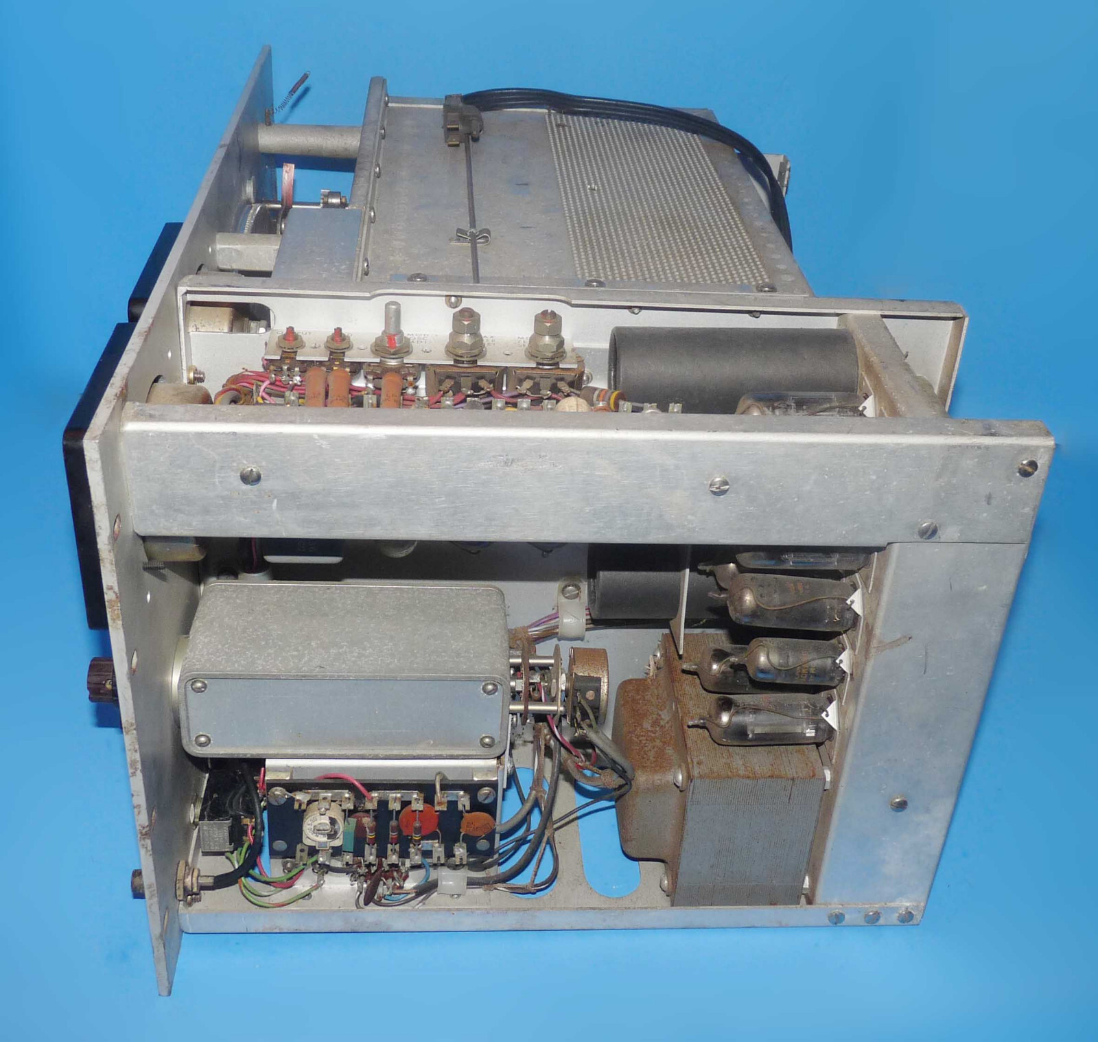 Hewlett Packard HP Signal Generator 606A Rack Mounted