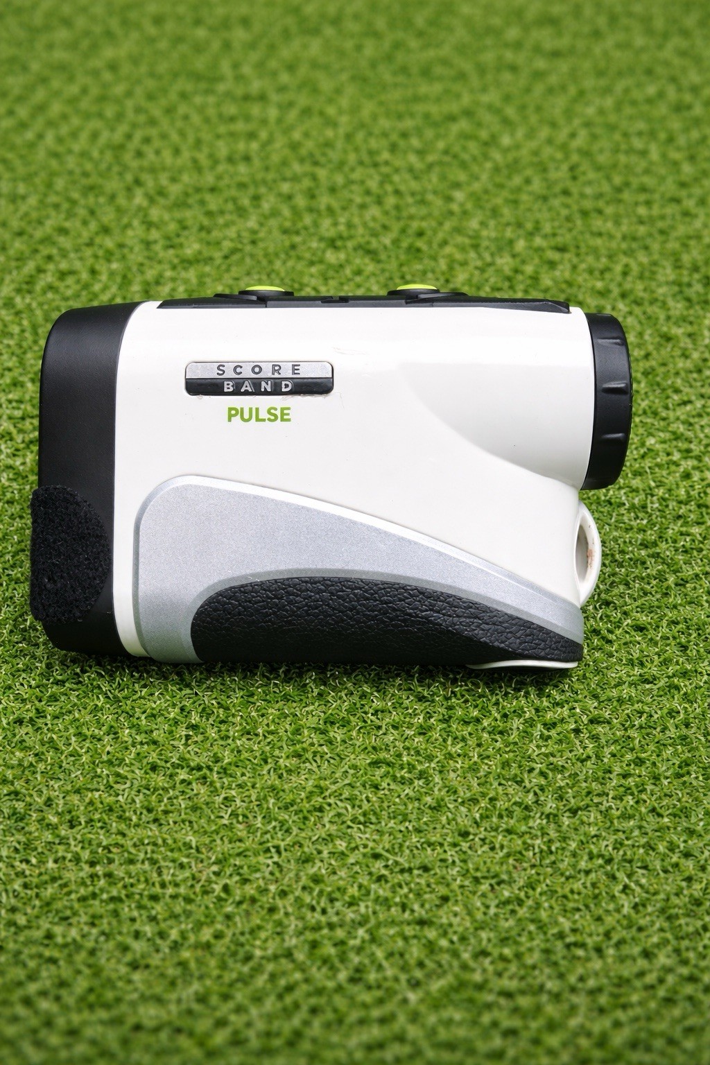 Score Band Pulse Golf Rangefinder Fast Focus System White Black Silver