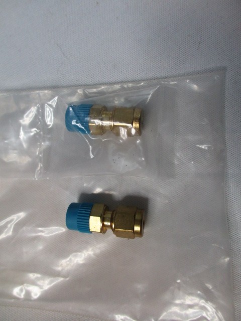 SWAGELOK  IS07 FITTING LOT OF 2 -FREE SHIPPING
