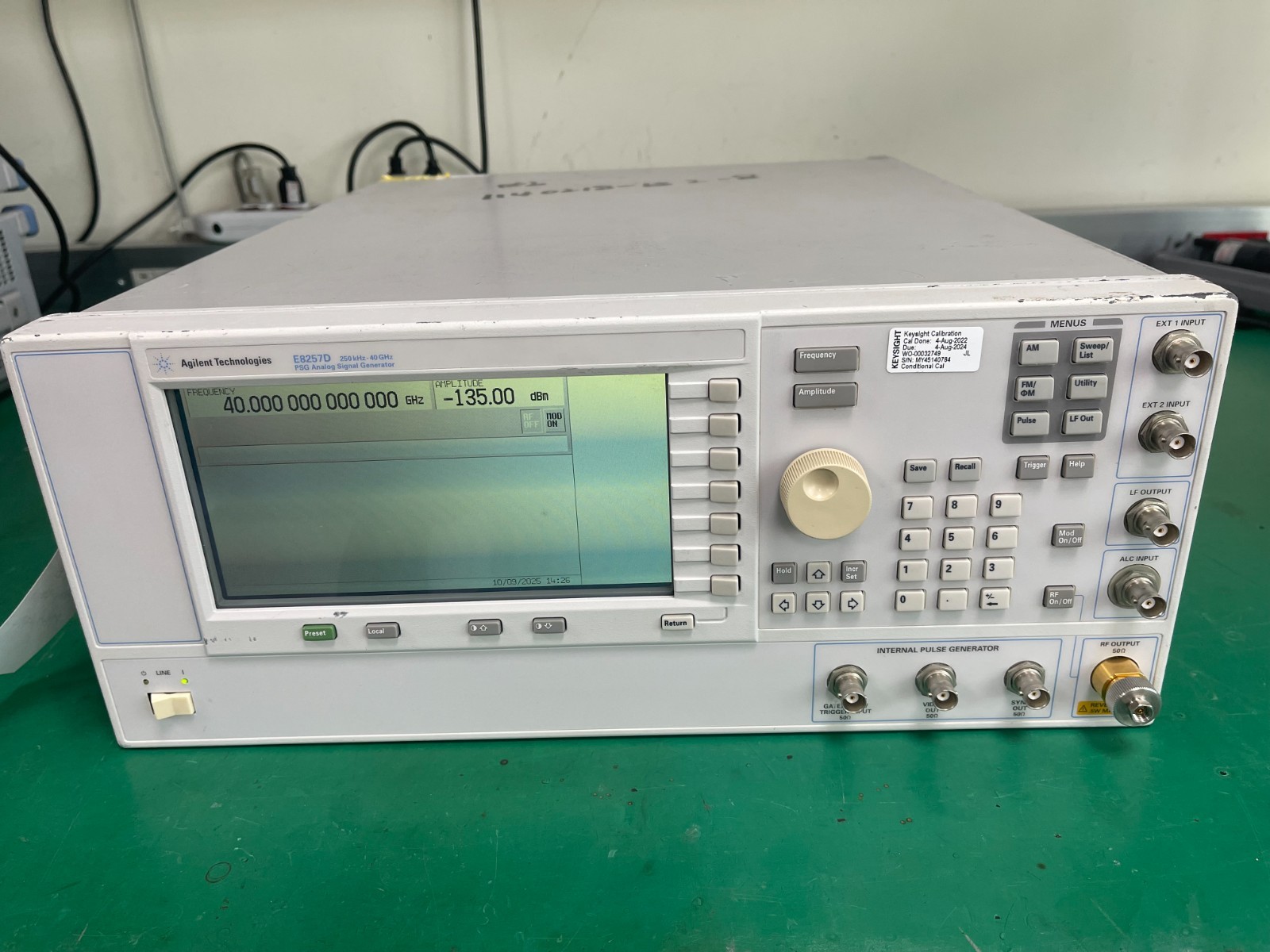 Agilent E8257D PSG Analog Signal Generator 250KHz - 40GHz , 1E1 , 540, UNT, UNW