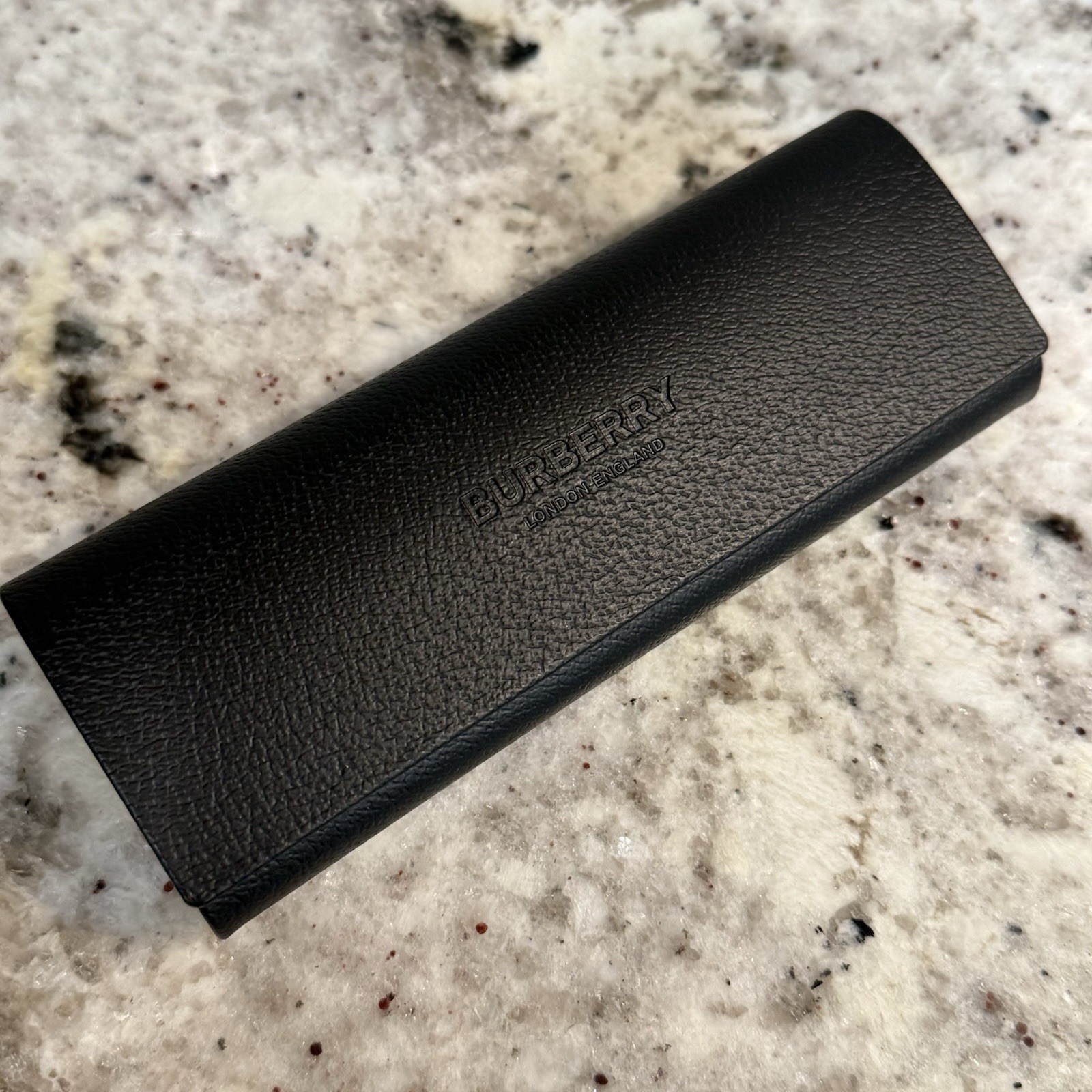 Burberry London Hard Clam Shell Magnetic Case Only Black Excellent / Chic Fancy
