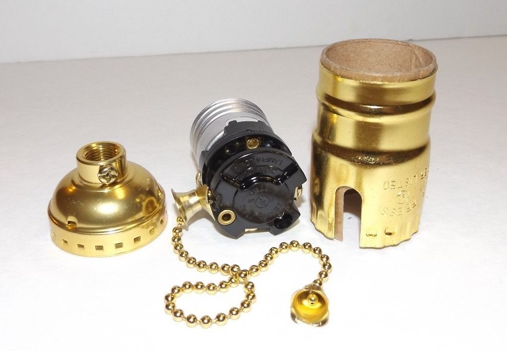 ON/OFF BRASS PLATED PULL CHAIN MEDIUM BASE E26 LAMP SOCKET NEW 30753J