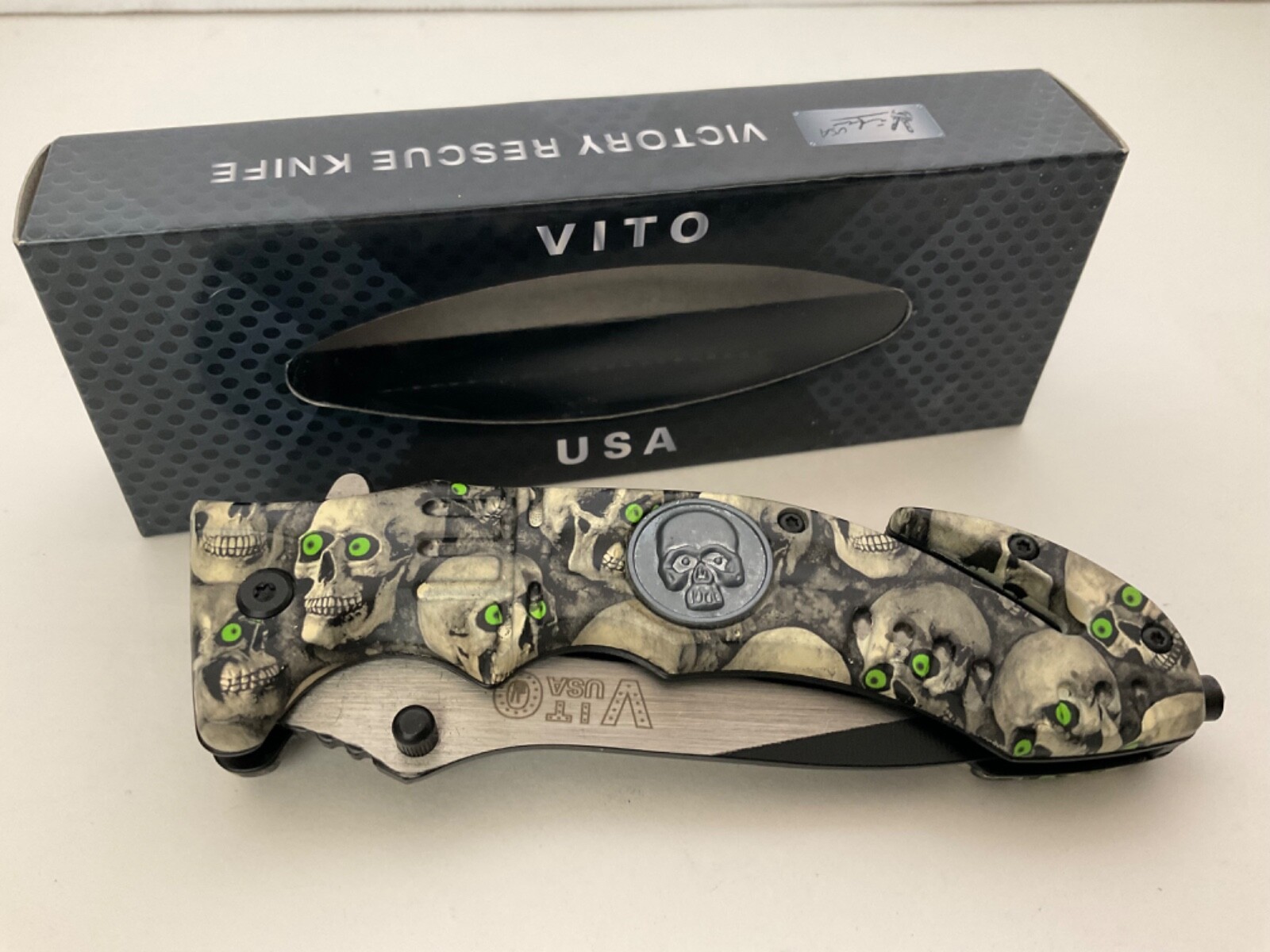 VITO EMT/EMS Rescue Folding Skull Knife w/pocket clip in Blk./Wh. Camo