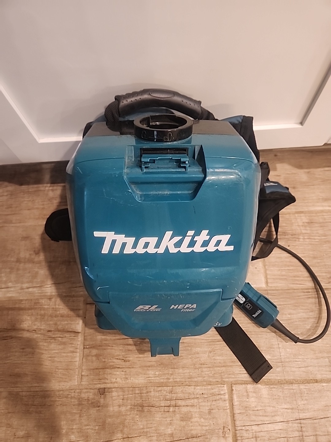 Makita 36 V Cordless Cleaner  Model XCV05 Free Ship *Read