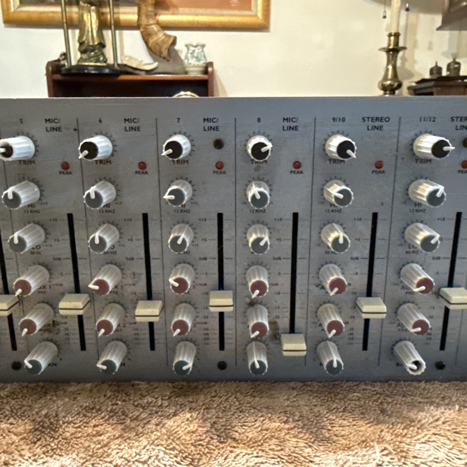 Alesis MultiMix 12R 12-Channel Rackmount Mixer