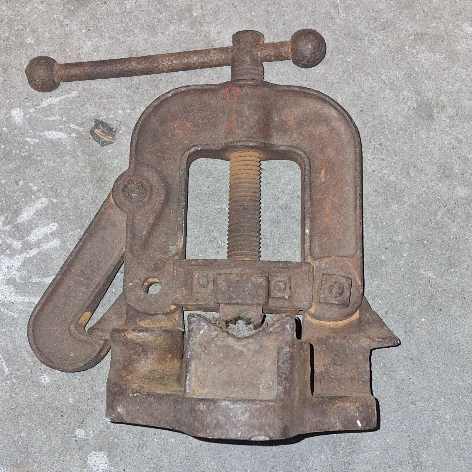 Vintage Antique The Ridge Tool Company Metal Pipe Vise 2-A Works older