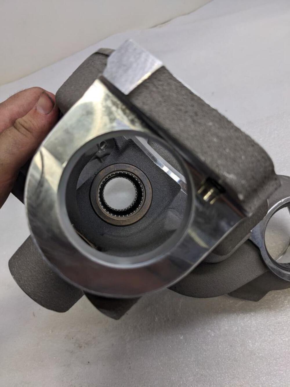 JOHN DEERE CE20020 ROW UNIT GEAR CASE HOUSING NEW I2