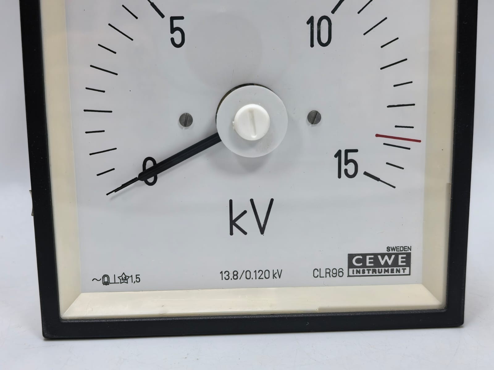 CEWE INSTRUMENTS CLR96 VOLT ANALOG PANEL METER 9489 0-15KV