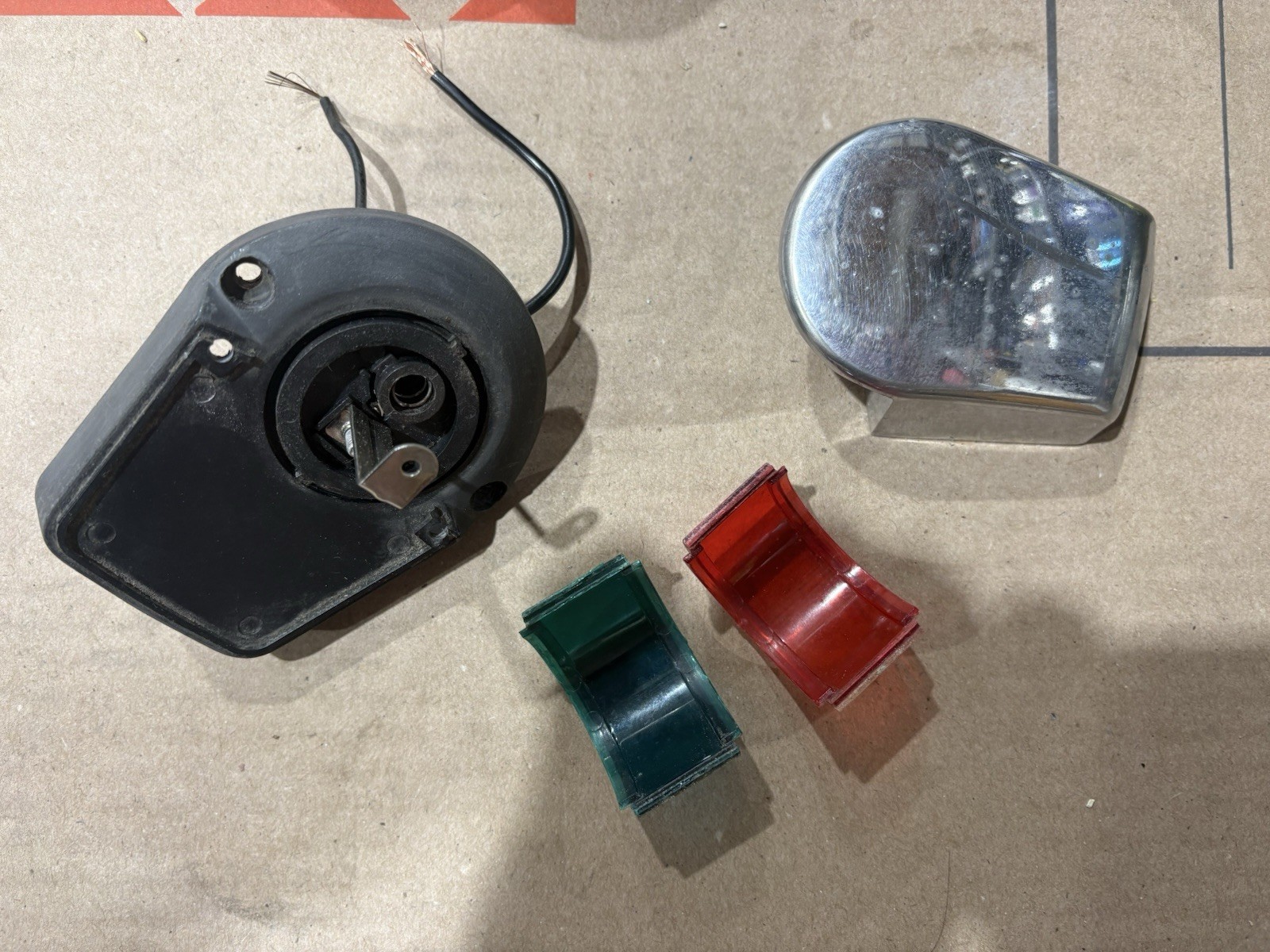bow navigation light red green