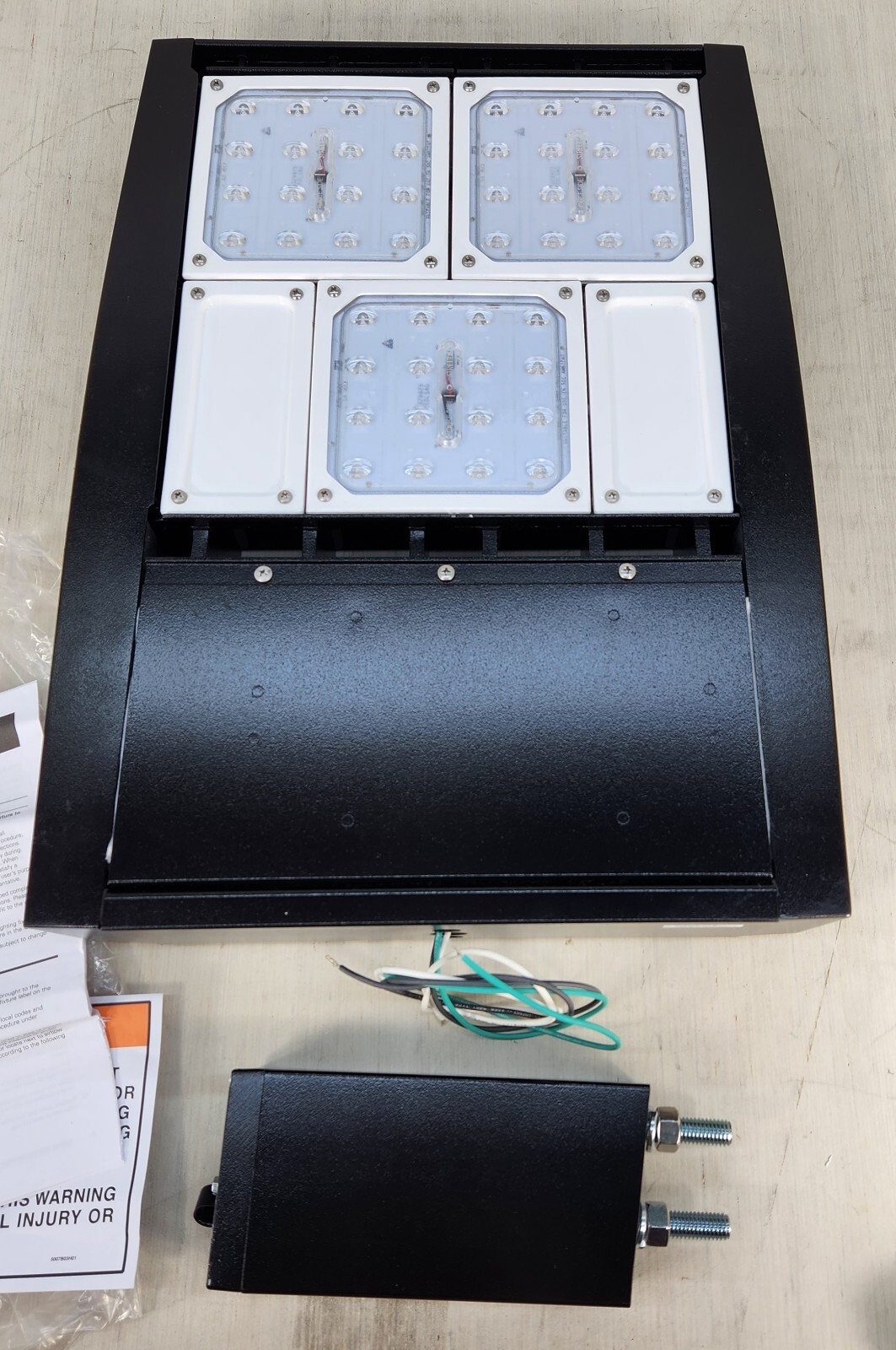 Cooper Galleon LED IB500011EN GLNARMSTDBT GLEON-SA3C-730-2-T3-BK  -- 166W   110V