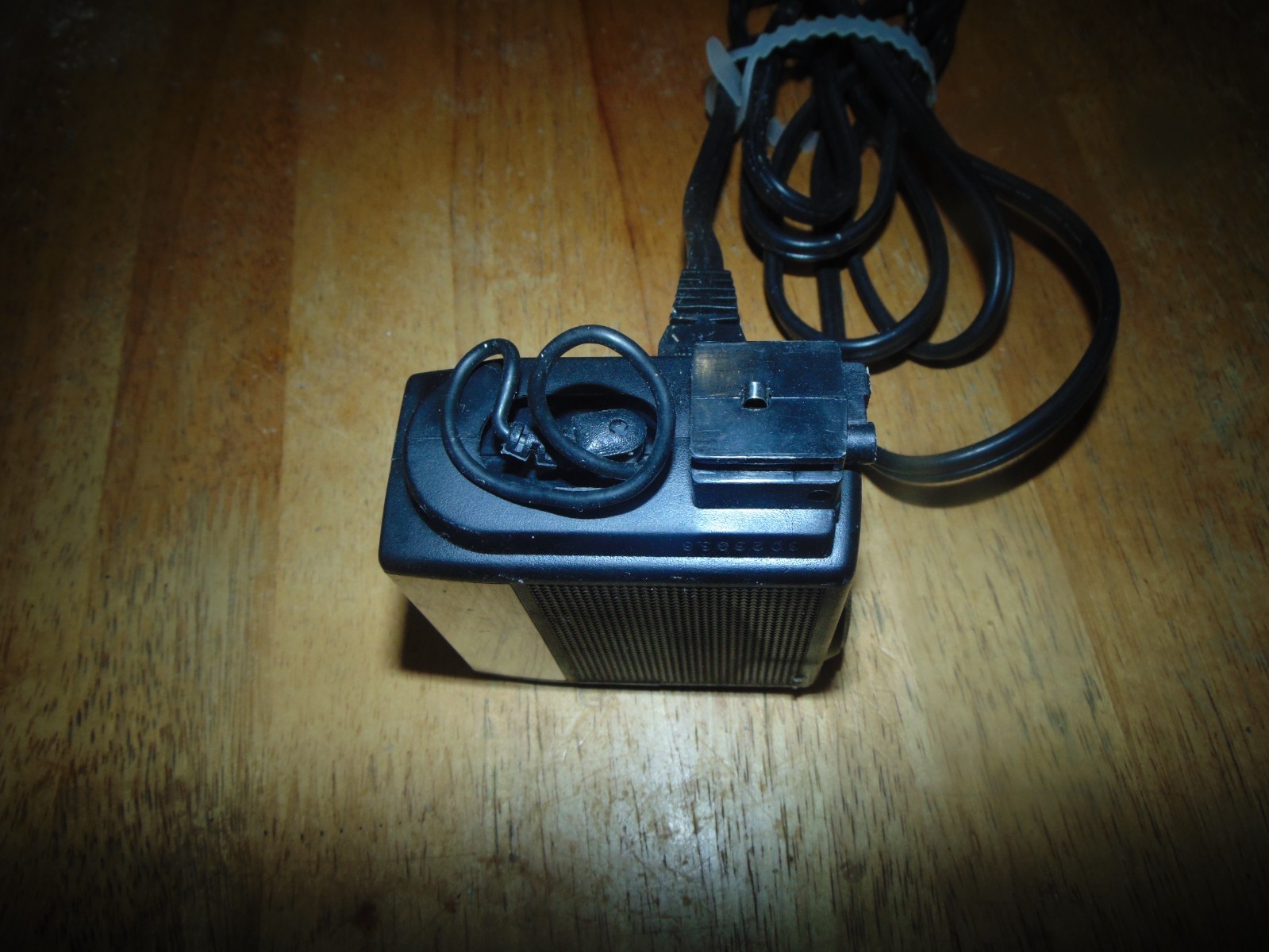 Vintage Vivatar 152 Flash with Cord. No box or case! Untested!