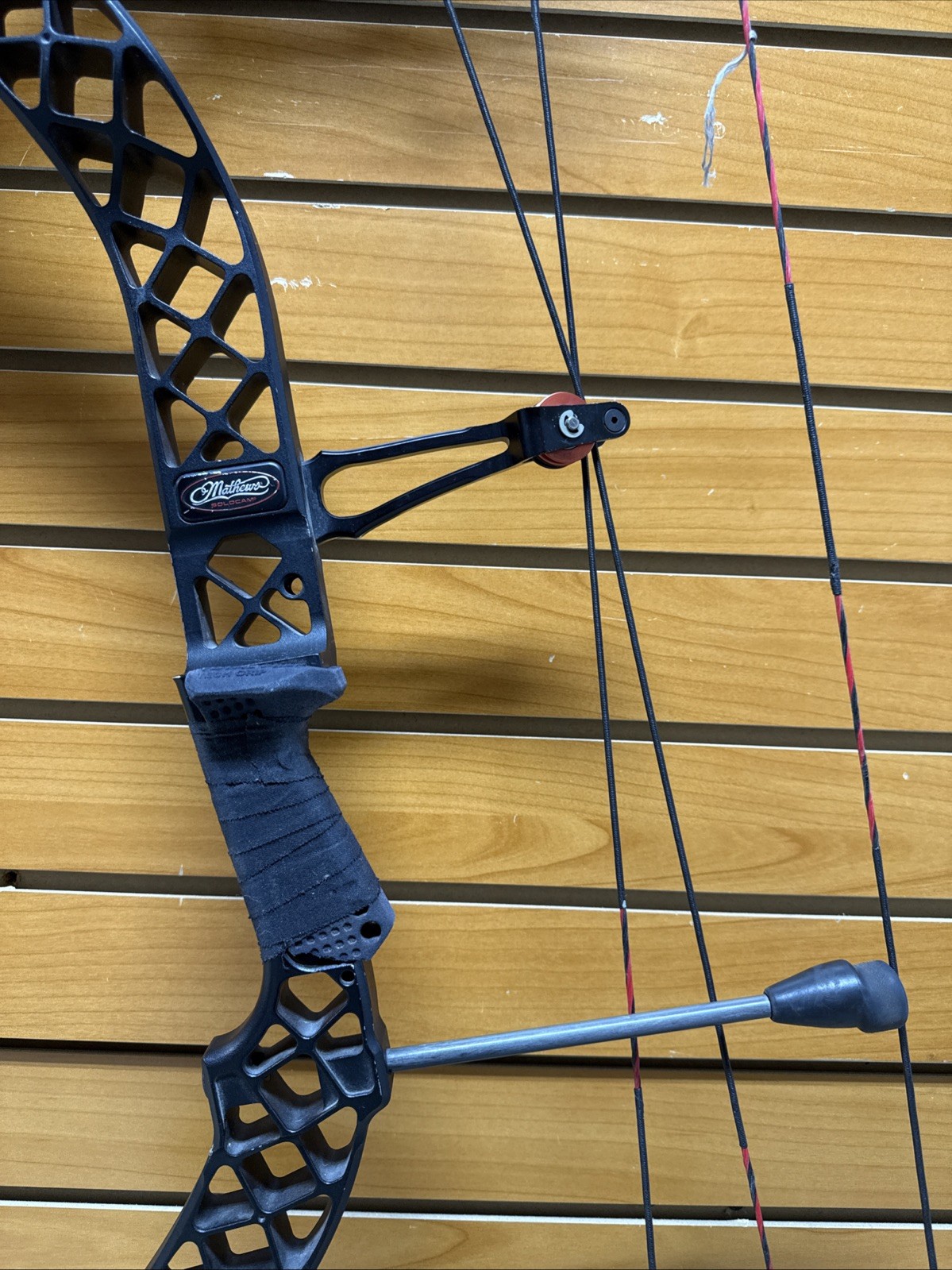 Mathews Creed RH Compound Bow - 70# Max - 28” Cam Installed - Item 6017