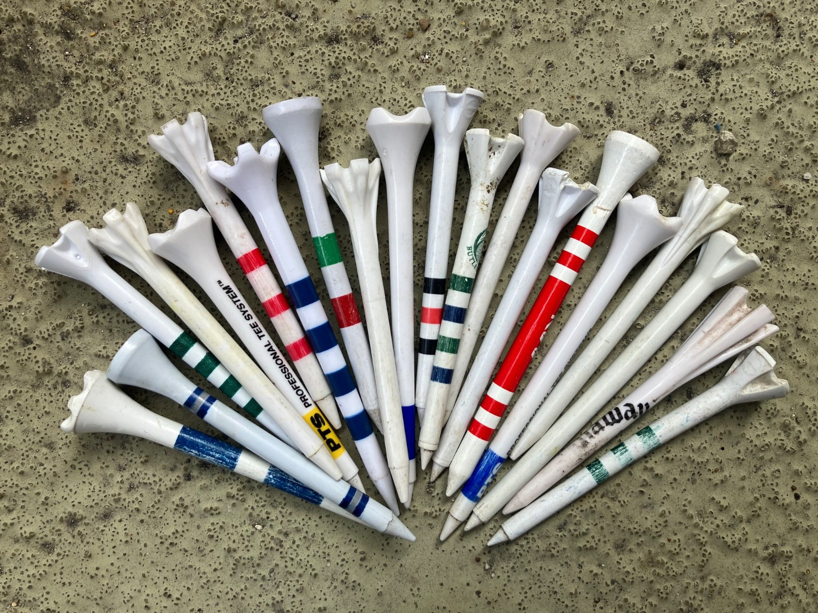 GOLF TEES x20 20 plastic unbreakable mostly white used 3 & 5 Prong and Standard